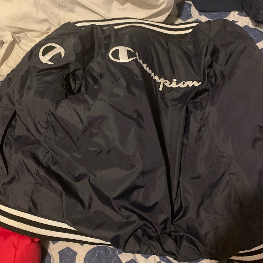 Black and red reversible bubble jacket